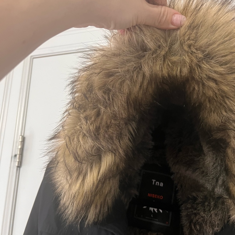 TNA Aritzia Niskeo Black Parka Heritage Series with Faux Fur Hood - Picture 8 of 12